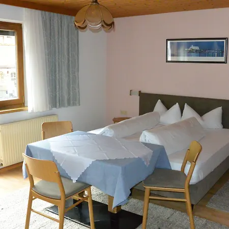 Lenz Pensionat 3*