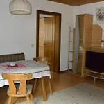 Lenz 3* 湖城
